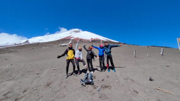 Cotopaxi moutain Background